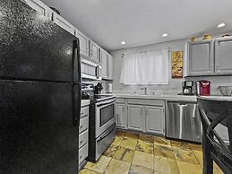 310 Snowblaze 2 Bedroom Condo by RedAwning