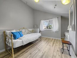 310 Snowblaze 2 Bedroom Condo by RedAwning