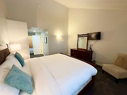 310 Snowblaze 2 Bedroom Condo by RedAwning