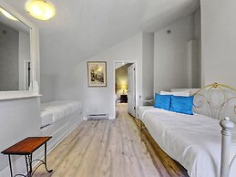 310 Snowblaze 2 Bedroom Condo by RedAwning