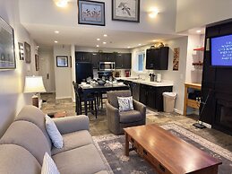 310 Snowblaze 2 Bedroom Condo by RedAwning