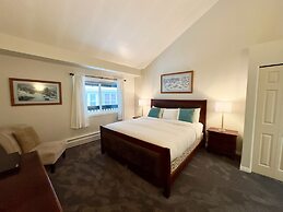 310 Snowblaze 2 Bedroom Condo by RedAwning