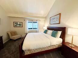 310 Snowblaze 2 Bedroom Condo by RedAwning