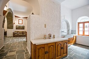 Cycladic Traditional Villa in Tinos!