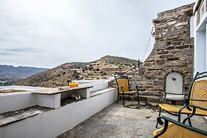 Cycladic Traditional Villa in Tinos!