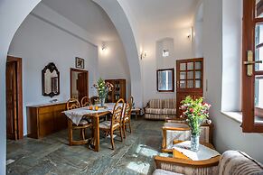 Cycladic Traditional Villa in Tinos!