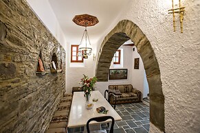 Cycladic Traditional Villa in Tinos!