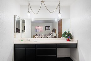 SoCal Vacations - Village Inn