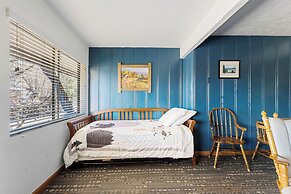 SoCal Vacations - Village Inn