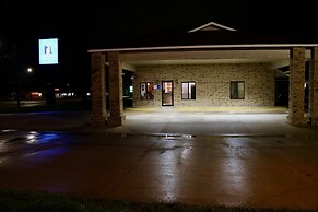 Heritage Inn & Suites