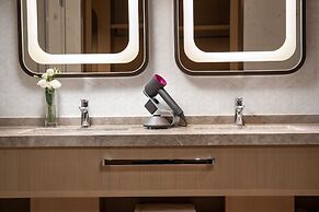 Holiday Inn Wuxi Central Station by IHG