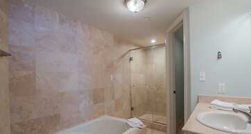 Sea Breeze 1007 Penthouse