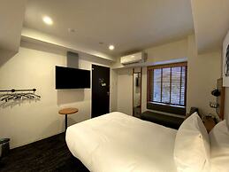 Umedaholic Hotel