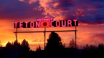 Teton Court Motel