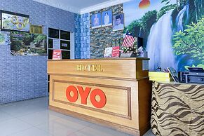 Super OYO 90039 Coop Hotel Kangar