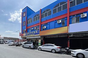 Super OYO 90039 Coop Hotel Kangar