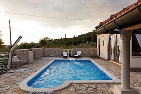 Holiday Home Lazuština Paradise