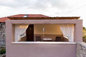 Holiday Home Lazuština Paradise