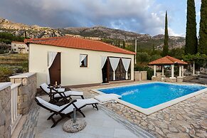 Holiday Home Lazuština Paradise