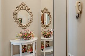 Beautiful Jewel in the TOP Centre