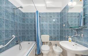 Spacious 3bdr Sea View Apartment Next to the Beach