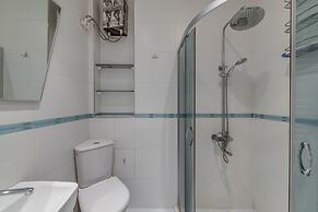 Top Centre Apartment Next to 