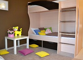 Townhouse Park & House