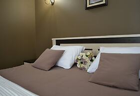 Townhouse Park & House