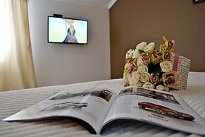 Townhouse Park & House