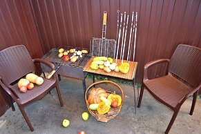 Townhouse Park & House