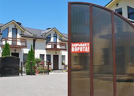 Townhouse Park & House