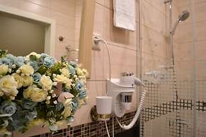 Townhouse Park & House