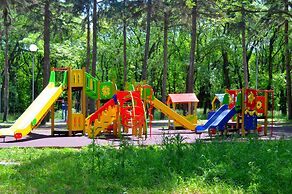 Lux Promo Park & House