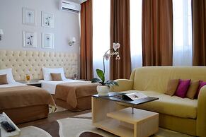 Lux Promo Park & House