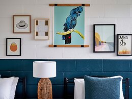 Peterborough House & Motel