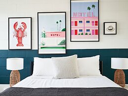 Peterborough House & Motel