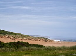 Peterborough House & Motel