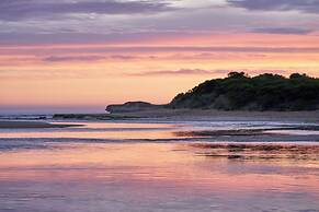 Peterborough House & Motel