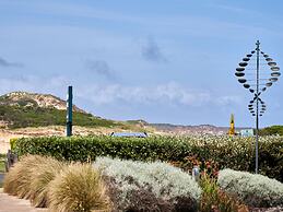 Peterborough House & Motel