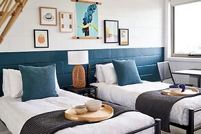 Peterborough House & Motel