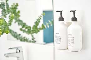 Peterborough House & Motel