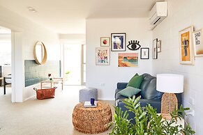 Peterborough House & Motel