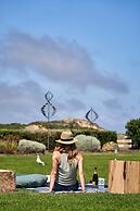 Peterborough House & Motel