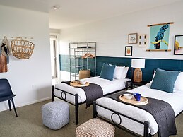 Peterborough House & Motel