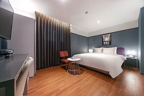 Pohang Brown Dot Hotel
