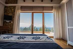 halu! Luxury Villa with Private Pool