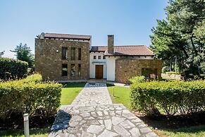 halu! Luxury Villa with Private Pool