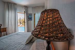 halu! Luxury Villa with Private Pool