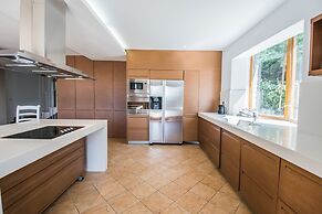 halu! Luxury Villa with Private Pool