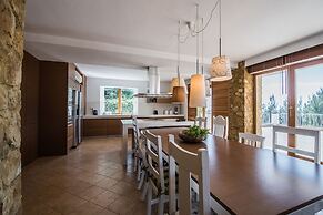 halu! Luxury Villa with Private Pool